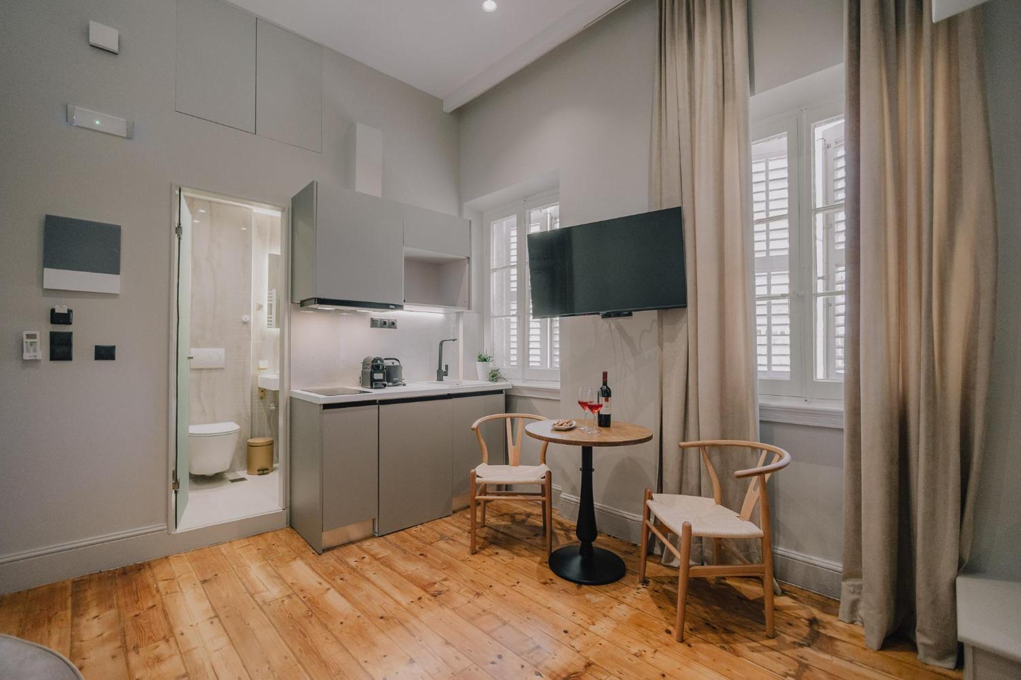 Sanrocco Suites -Corfu Town Luxury Apartments Екстериор снимка